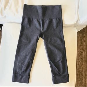 LuluLemon Crop Textured Leggings